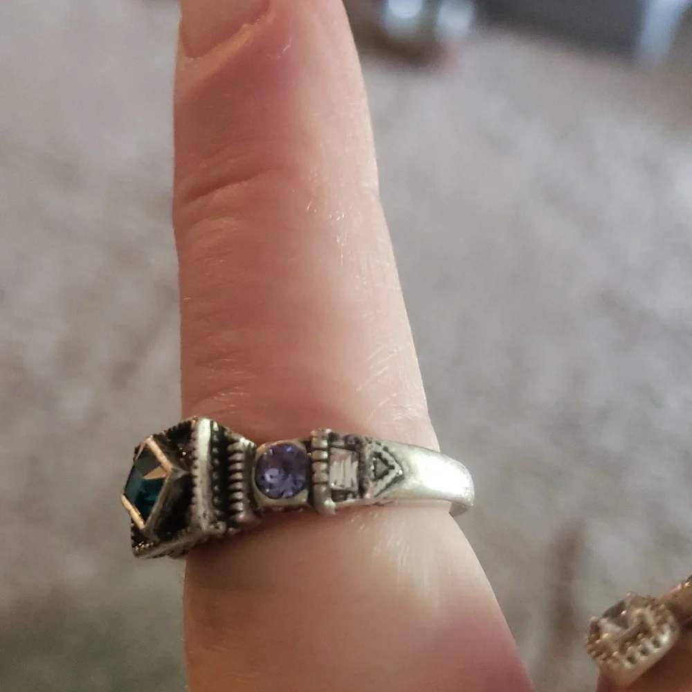 Ring - Picture 3 of 4